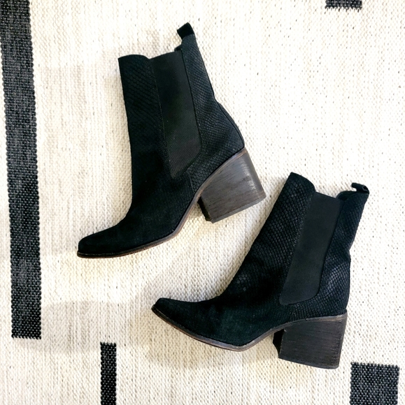 Free People Benson Chelsea Heeled Boots - Picture 6 of 11